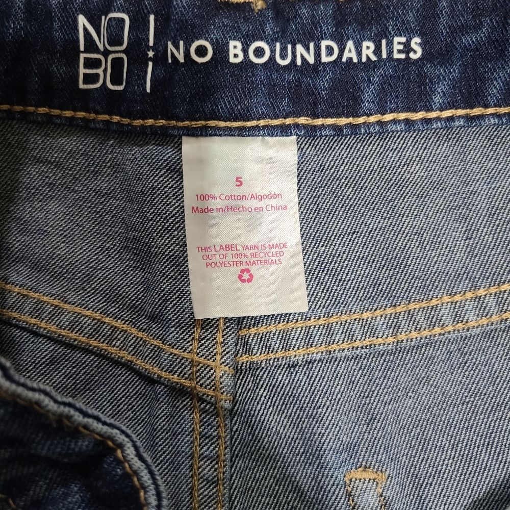 Size 5 shorts - Picture 3 of 3